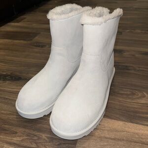 UGG Off-White Boots 11 Womens